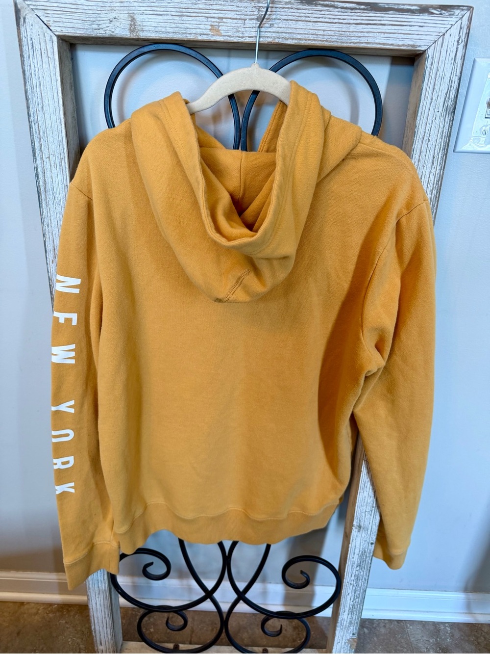 Aeropostale New York NYC Empire State Building Graphic Hoodie Mustard Mens L - Picture 3 of 8